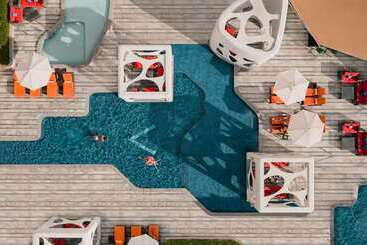 V Hotel Dubai, Curio Collection By Hilton