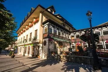 هتل Bucegi