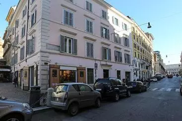 Pension  Piazzetta De' Monti Suites