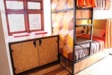 Supertramp Hostel Cusco