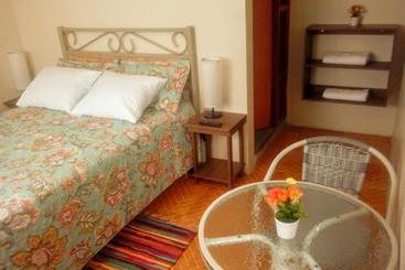 هاستل Diamond Monkey Lodge City