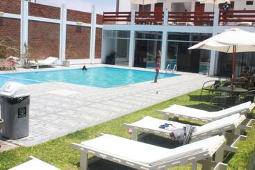 Hostel Residencial Los Frayles