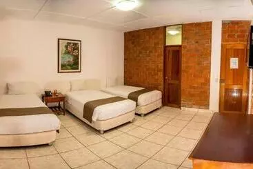 ホテル Dm Es Tarapoto