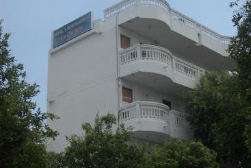 ホテル Y Restaurante La Quinta