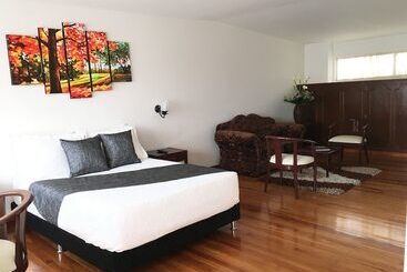 ホテル Regine S Manizales