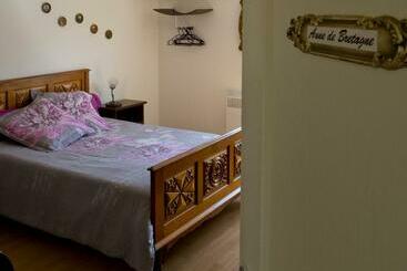 민박 Châtelet Camelot