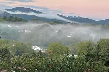 مبيت وإفطار Guest House Maison Iratzean