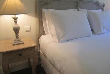 Bed and Breakfast Le Clos Des Cyprès Maison D Hôtes De Charme & Diner Gourmet