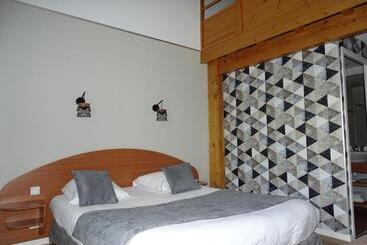 هتل Logis Hôtel Les 3 Marchands