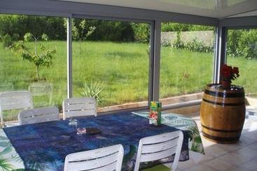 تختخواب و صبحانه Chambre D'hôte De La Belle Jardinière