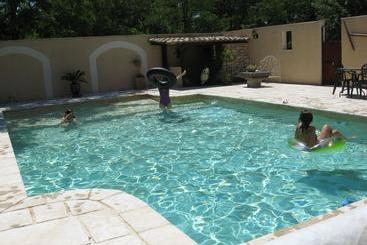 مبيت وإفطار La Fénière