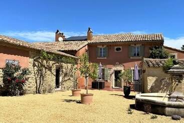 مبيت وإفطار Le Mas Carré