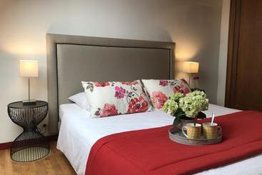 مبيت وإفطار Le Clos Poulain Petits Gîtes De Charme Et Chambres D Hôtes Familiales Au Calme Proche Bayeux Et Des