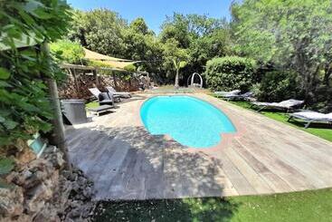 צימר Domaine De La Borie Yourhosthelper