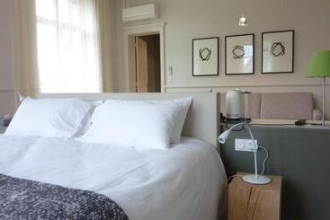 Aamiaismajoitus (B&B) Villa Elyane