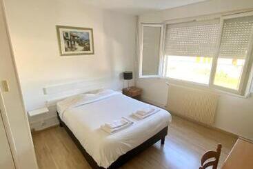 בית מלון כפרי Du Centre Lucé Chartres