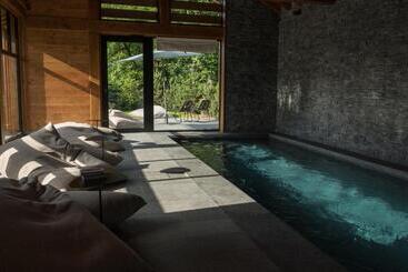 هتل Hôtel Restaurant La Ferme De Cupelin