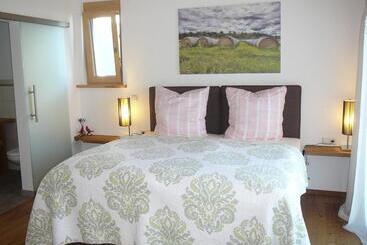 Aamiaismajoitus (B&B) Rooster Bnb American Style Boutique Haus   Made With Love!