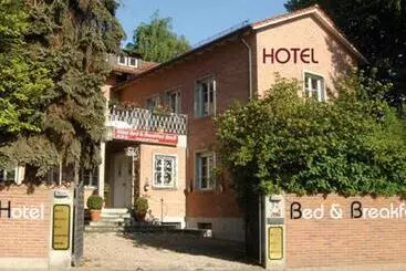 Hotel B&b Bredl In Der Villa Ballestrem