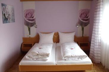 בית מלון כפרי Restaurant Weisbrod