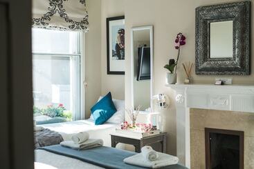 Bed and Breakfast The Henry Guest House