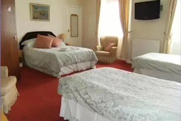 تختخواب و صبحانه Cara House