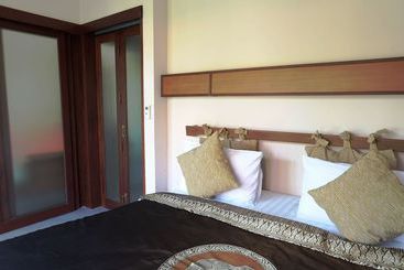 Отель Yao In Chan