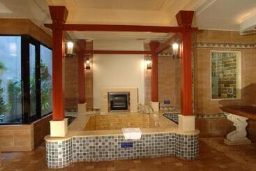 Seasons Boutique Motel