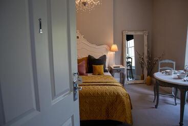 Apple Tree Bed And Breakfast