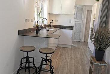 민박 Anchoragewells Next The Sea