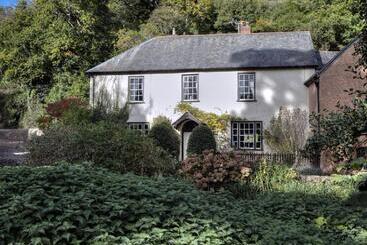 مبيت وإفطار Dunster Mill House