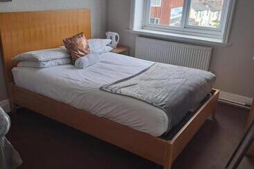 تختخواب و صبحانه Sheridans Budget Accomodation