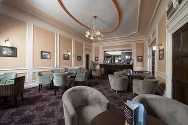 Hotel The Broadway Park