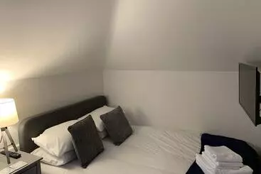 The Waves B&b