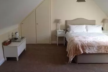 Whitethorn Bed And Breakfast