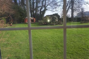 דירות לתיירים Grandwood House