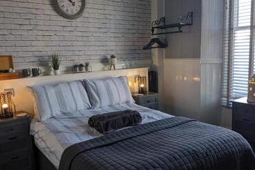 Bed and Breakfast Croyland Guest House