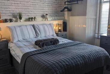 צימר Croyland Guest House