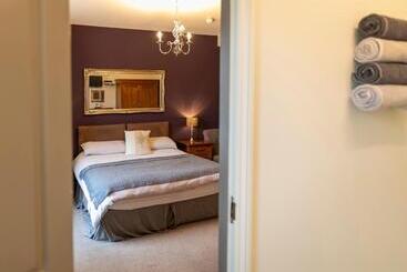 민박 The Fox And Goose