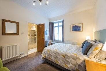 住宿加早餐  Tudor Lodge