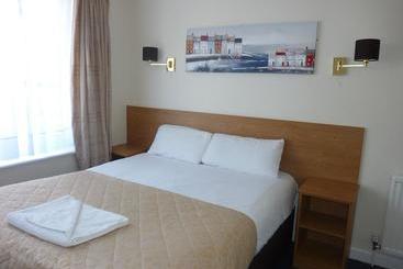 ホテル Carisbrooke