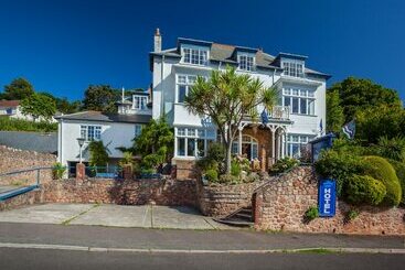 هتل Marston Lodge