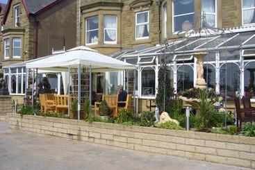 فندق Monterey Beach