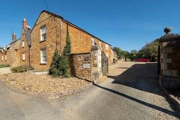 Hotel Old White Hart