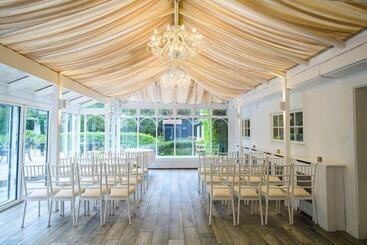 Отель Sheene Mill