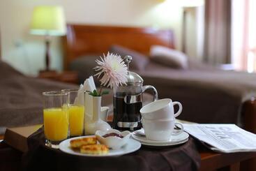 ホテル Khujand Grand