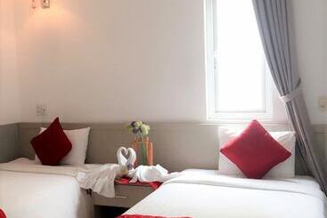 The Carnation Hotel Da Nang