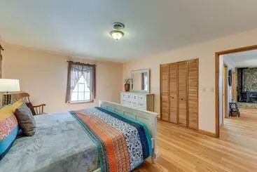 Mökkimajoitus Peaceful Bryson City Cabin W/ Hot Tub & Deck!