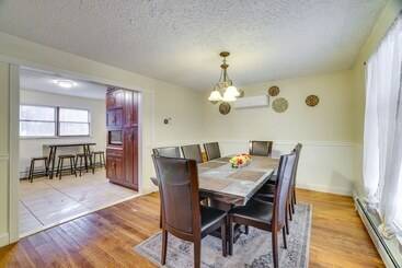 Сельский дом Coolbaugh Township Home W/ Game Room & Backyard!