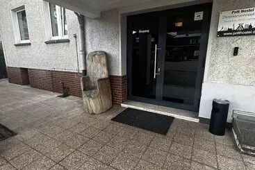 Pott Hostel   Zimmervermietung